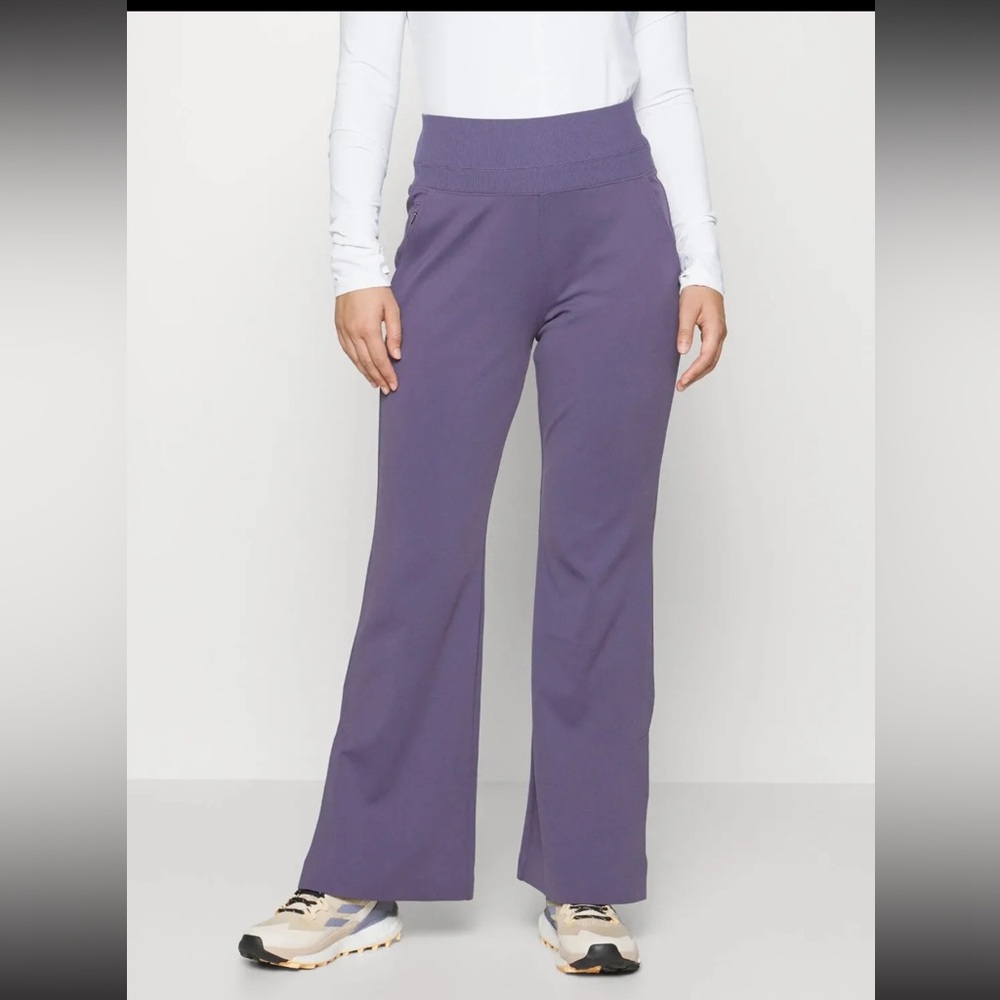 Athleta - Salutation Stash Flare Pant - 2X